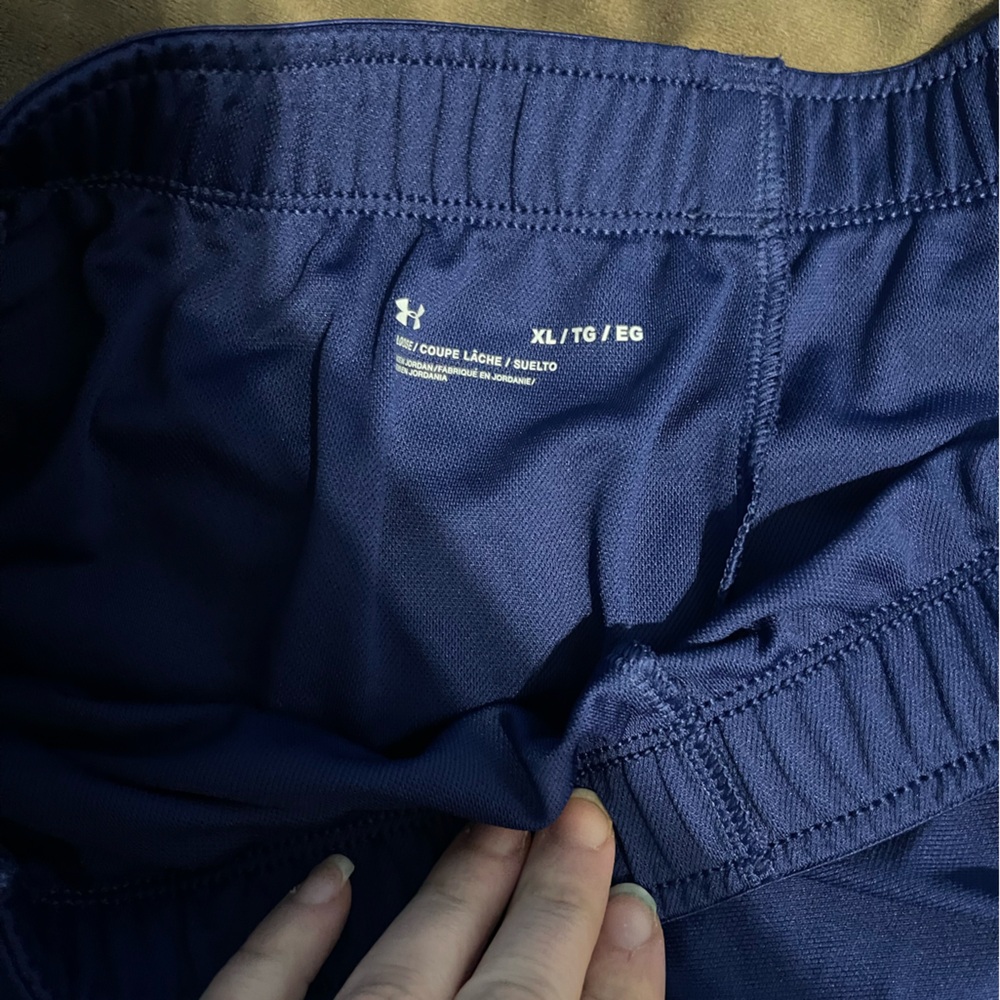 Shorts - Picture 3 of 3